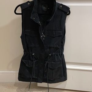 Aritzia Talula Black Cargo Vest
